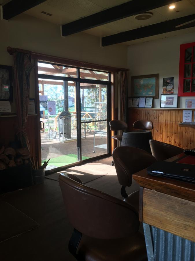 Royal Hotel Snake Valley Екстериор снимка